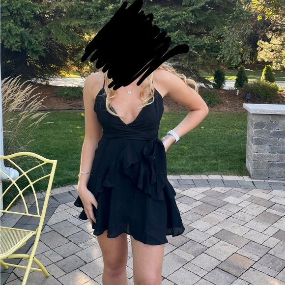 Selfie Leslie Dress - Picture 4 of 4